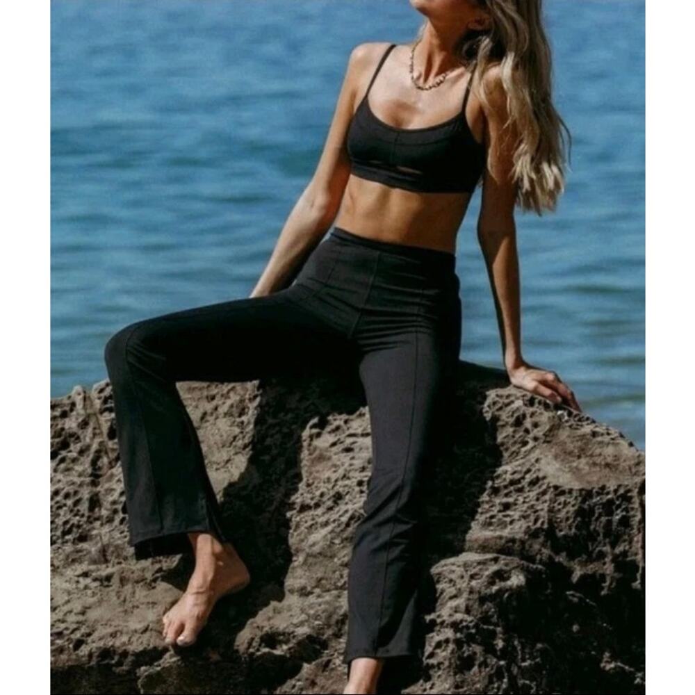 L*Space In Play Stretch Performance Flare Leg Activewear Black Legging XS NWT